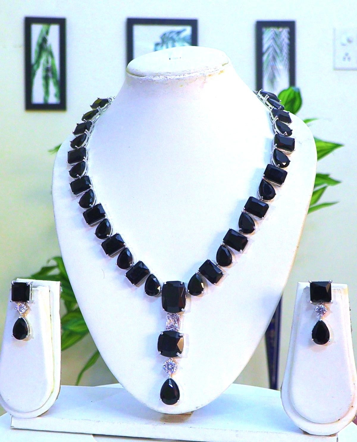 AAA Cubic Zirconia Pendant Set - Luxe Finish