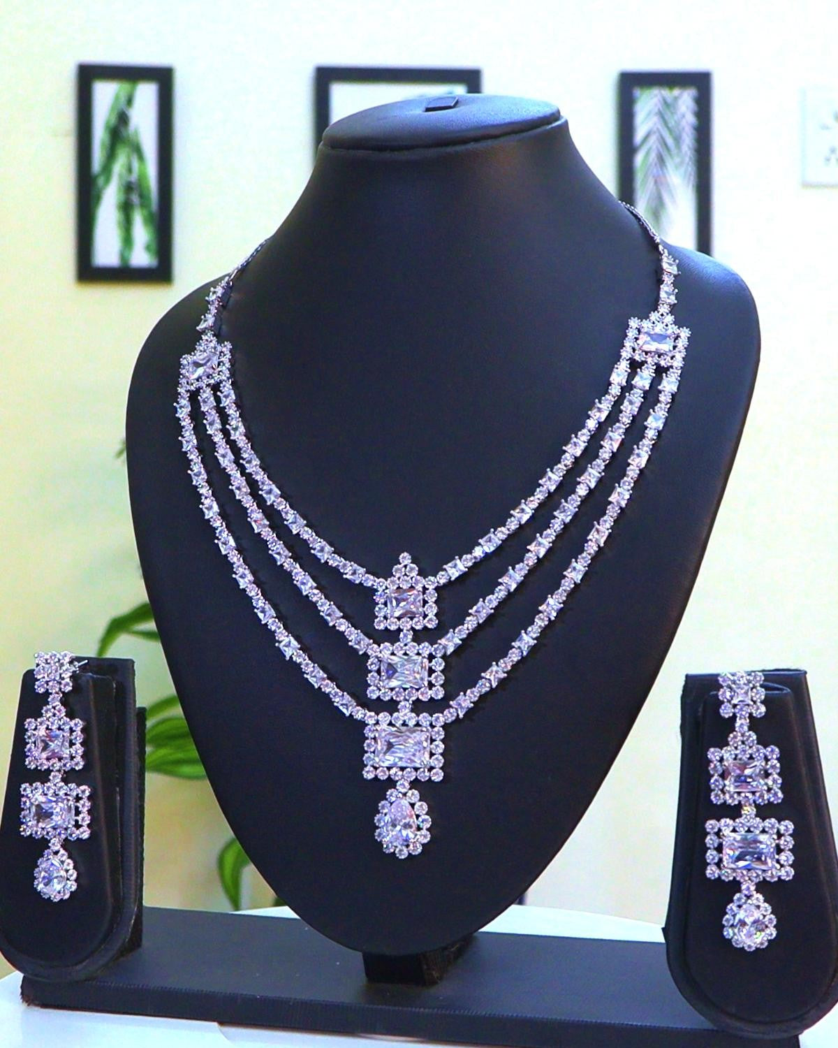 AAA Cubic Zirconia Pendant Set - Luxe Finish