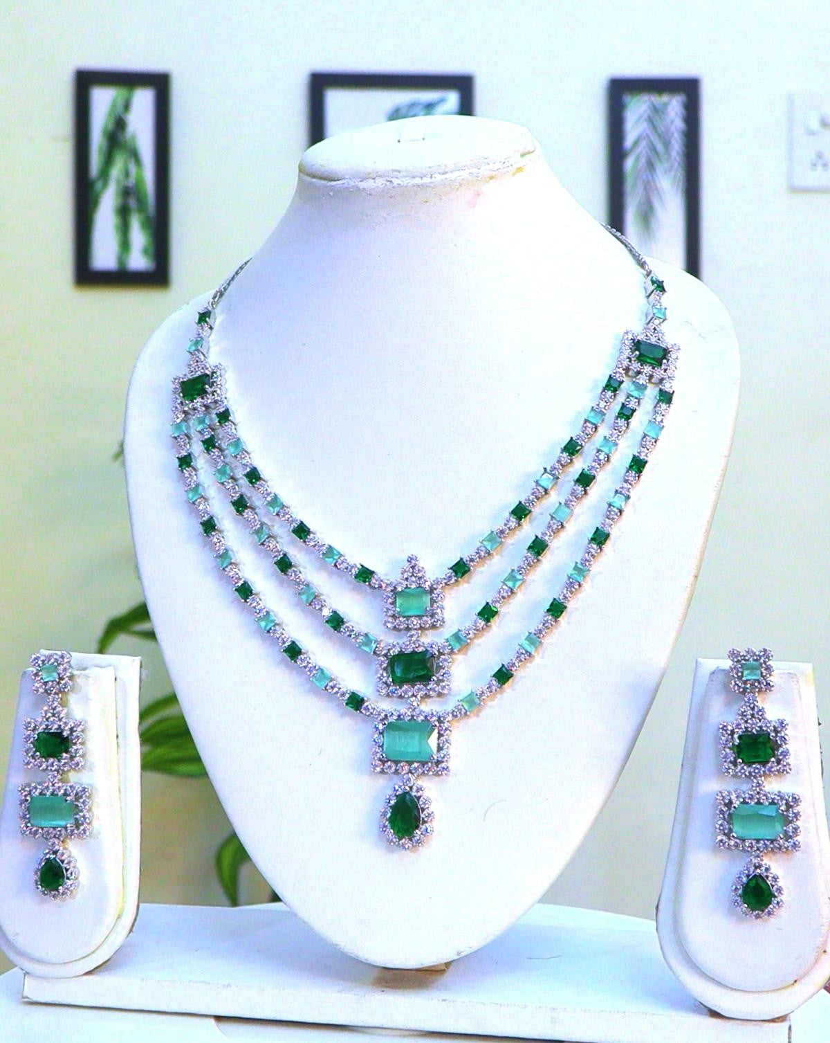AAA Cubic Zirconia Pendant Set - Luxe Finish