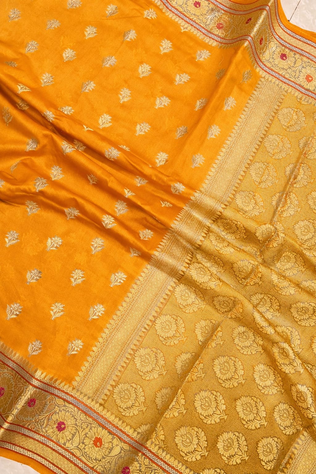 Banarasi Semi Katan Silk Saree - BSKOEG029