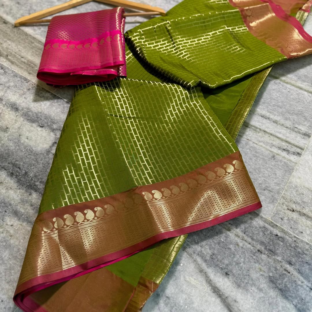 Green Banarasi Tapeta Silk Saree - BTSGP001