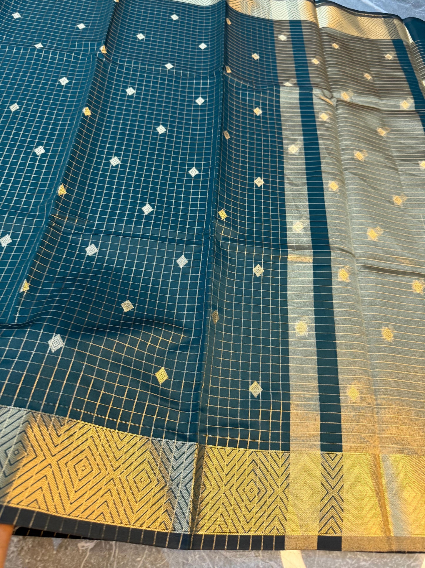 Banarasi Check Pattu Saree with Small Buti Design - BCPSBD062