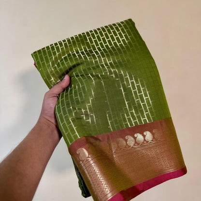 Green Banarasi Tapeta Silk Saree - BTSGP001