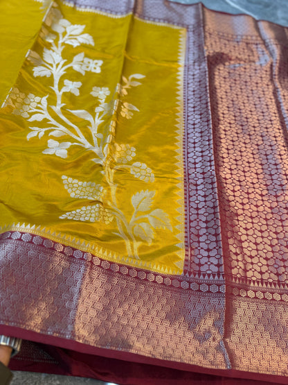 Banarasi Semi Katan Soft Silk Saree with Double Zari Aada Border - BSKSSY055