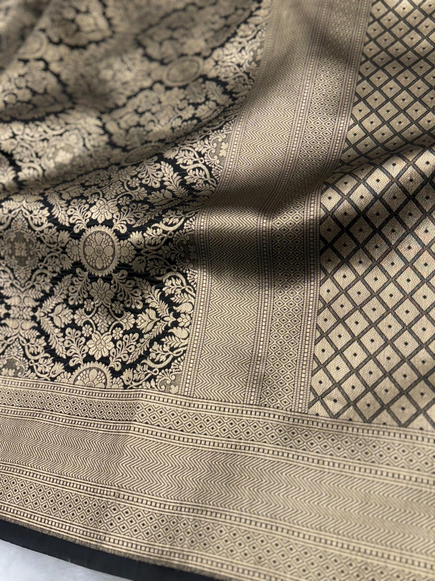 Midnight Royal Black Banarasi Zari Weaving Saree - MRBBZW01