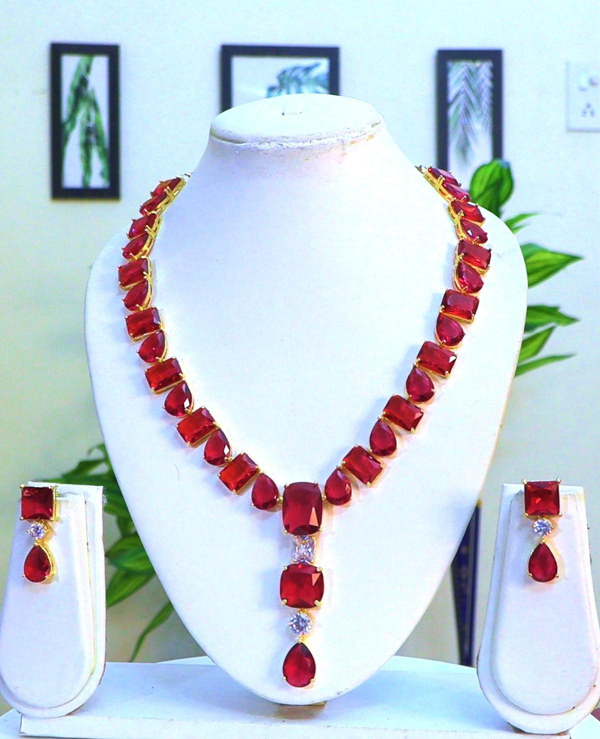 AAA Cubic Zirconia Pendant Set - Luxe Finish