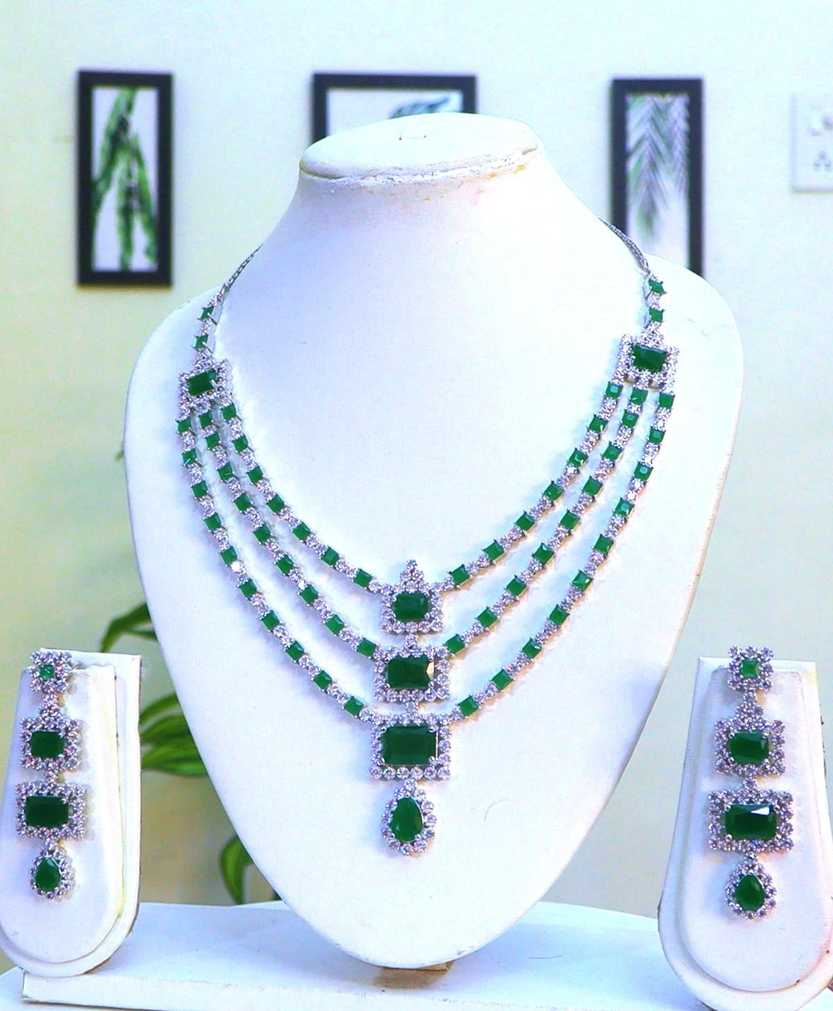 AAA Cubic Zirconia Pendant Set - Luxe Finish