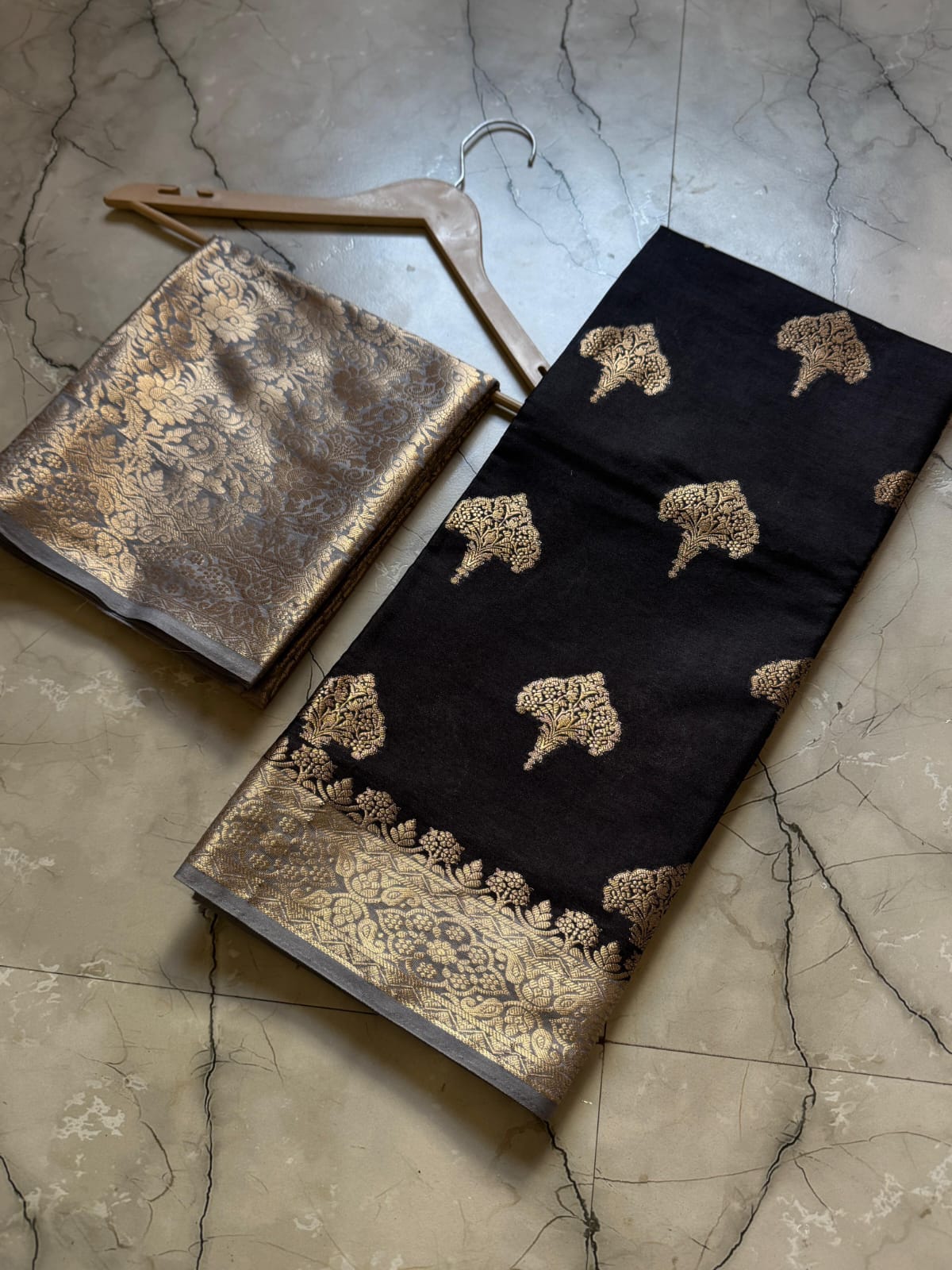 Banarasi Semi Katan Soft Silk Saree - BSKSSBG057