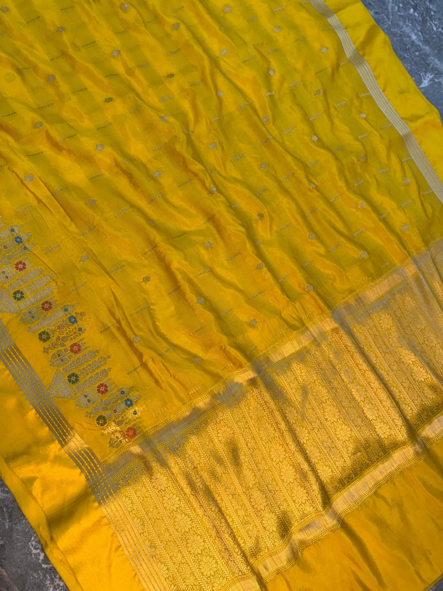 Banarasi Semi Katan Silk Saree - BSKMKMG7